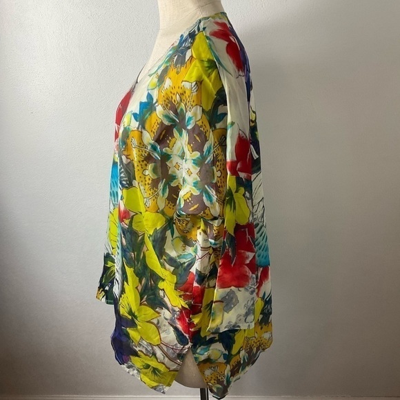Johnny Was Barra Floral Print Flutter Blouse Sz S - Picture 2 of 5